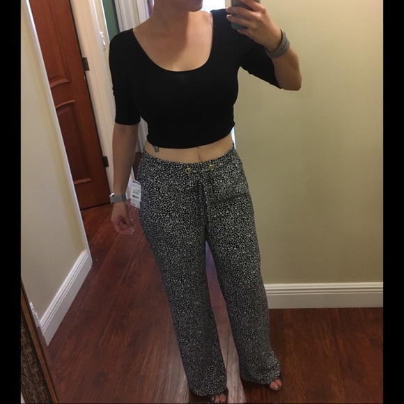 NWT Wide leg black and white Michael Kors pants. - Picture 4 of 6